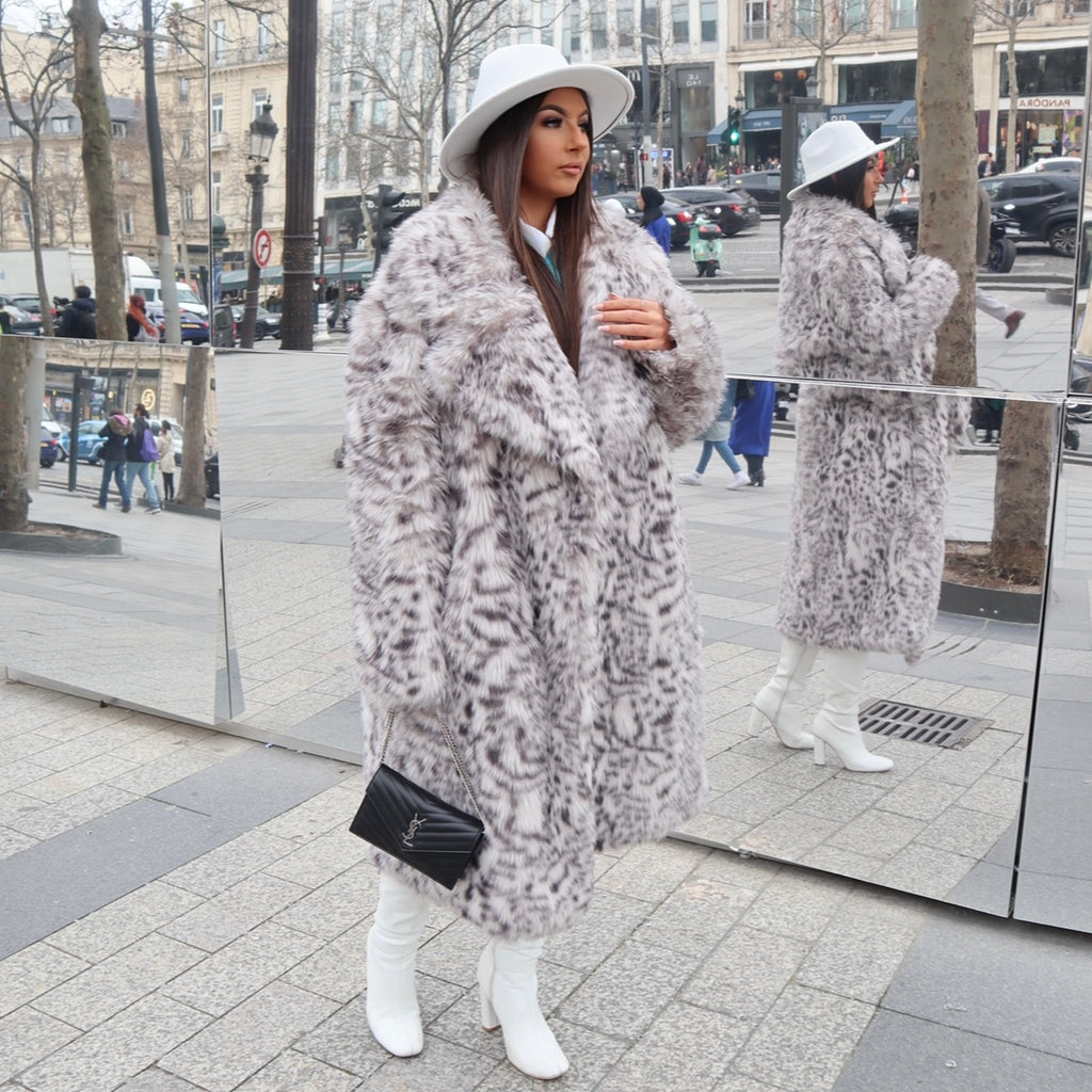 ‘ARCTIC’ Oversized Faux Fur Coat